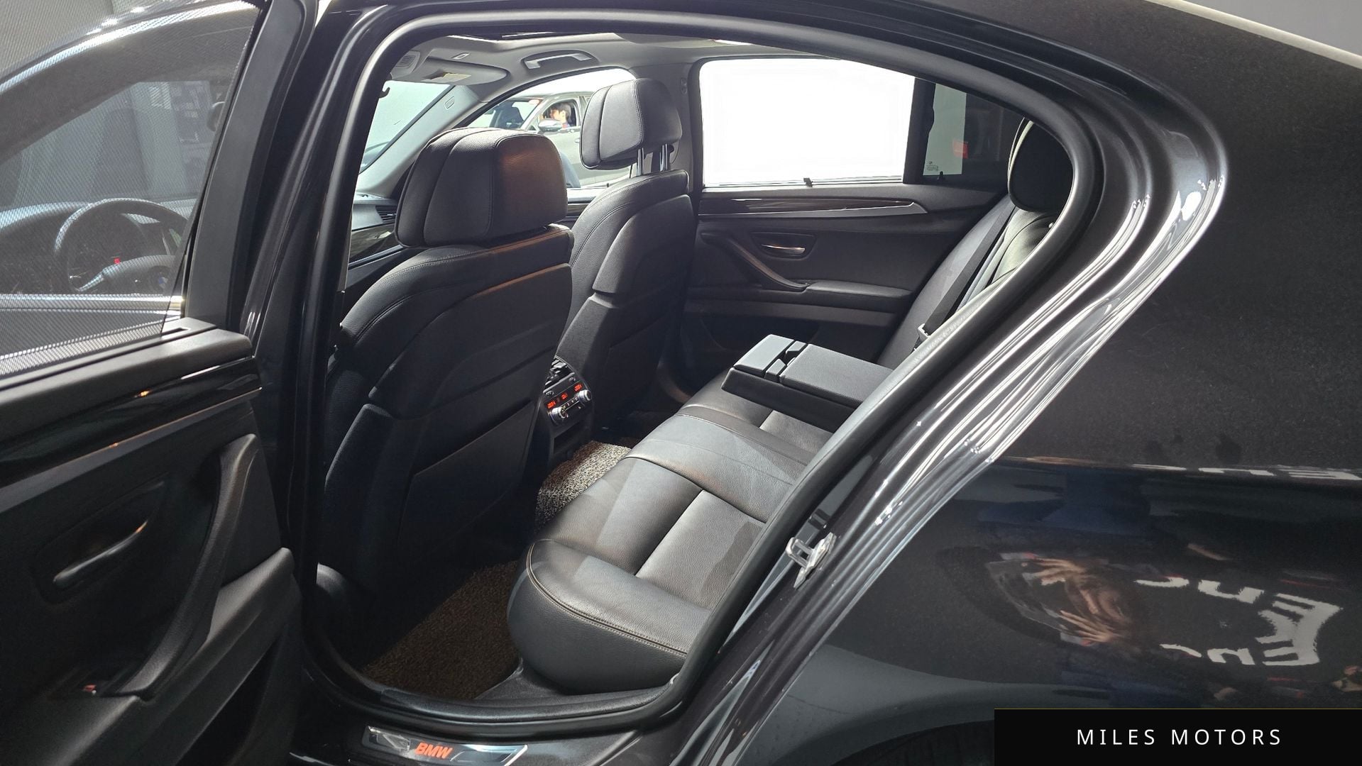BMW 5 Series (F10) 2015 — миниатюра 11