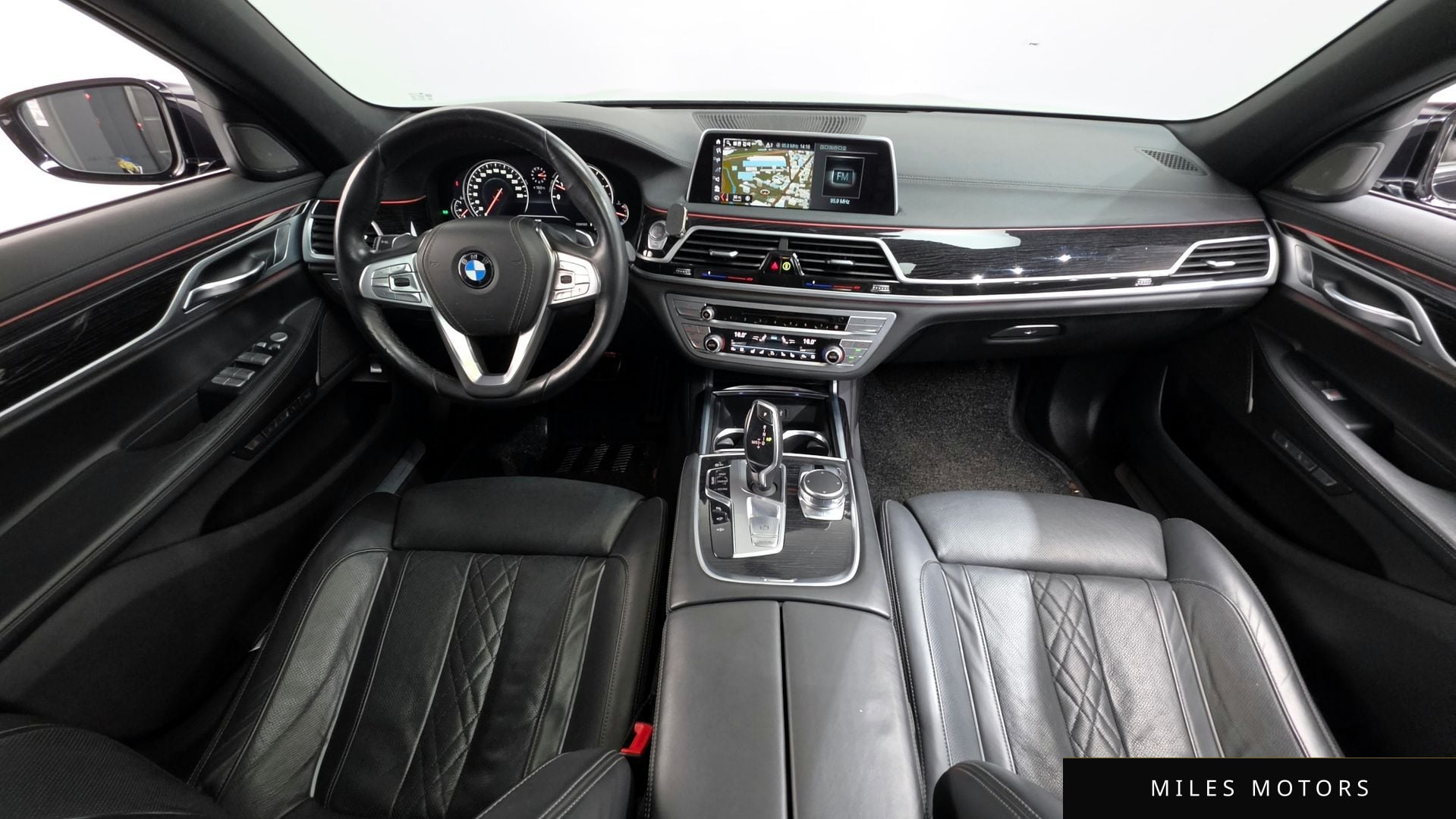 BMW 7 Series (G11) 2018 — миниатюра 7