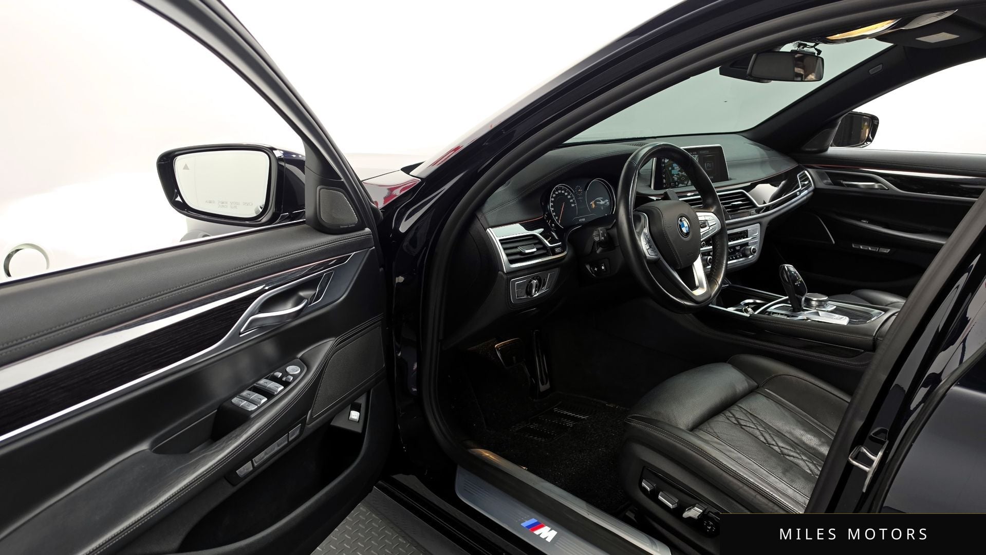 BMW 7 Series (G11) 2018 — миниатюра 10