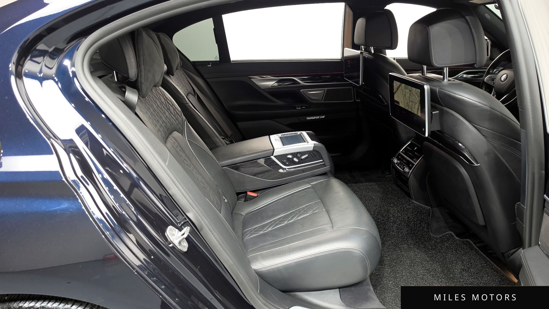 BMW 7 Series (G11) 2018 — миниатюра 11