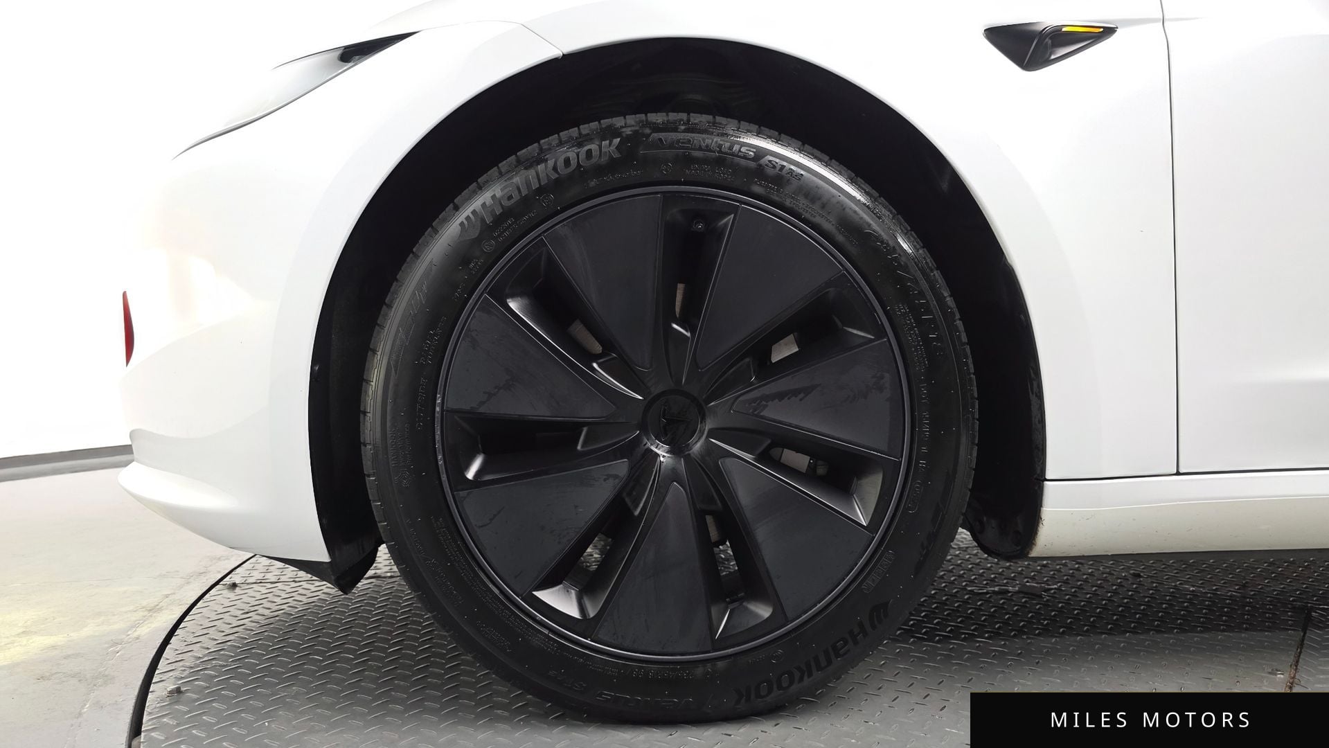 Tesla Model 3 2024 — миниатюра 4