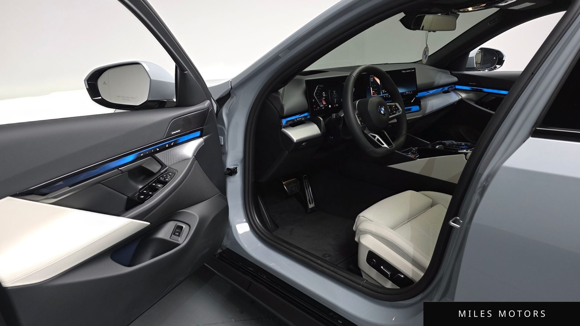 BMW 5 Series (G60) 2025 — миниатюра 12