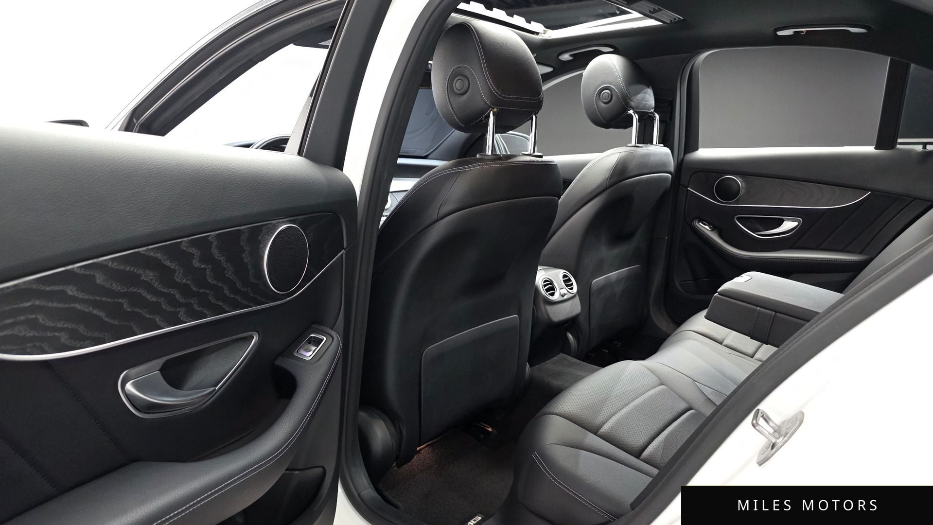 Mercedes-Benz C-Class W205 2019 — миниатюра 11