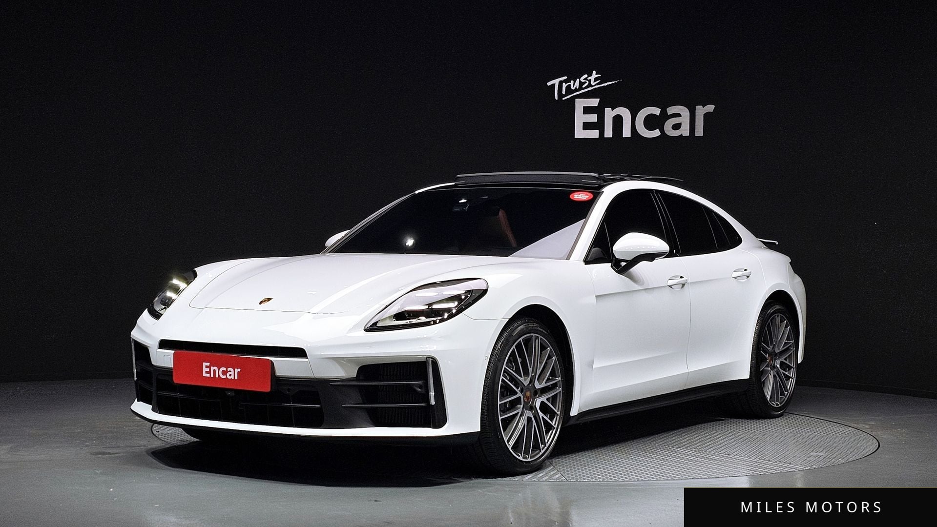 Porsche Panamera 2024 — фото 1 из 12