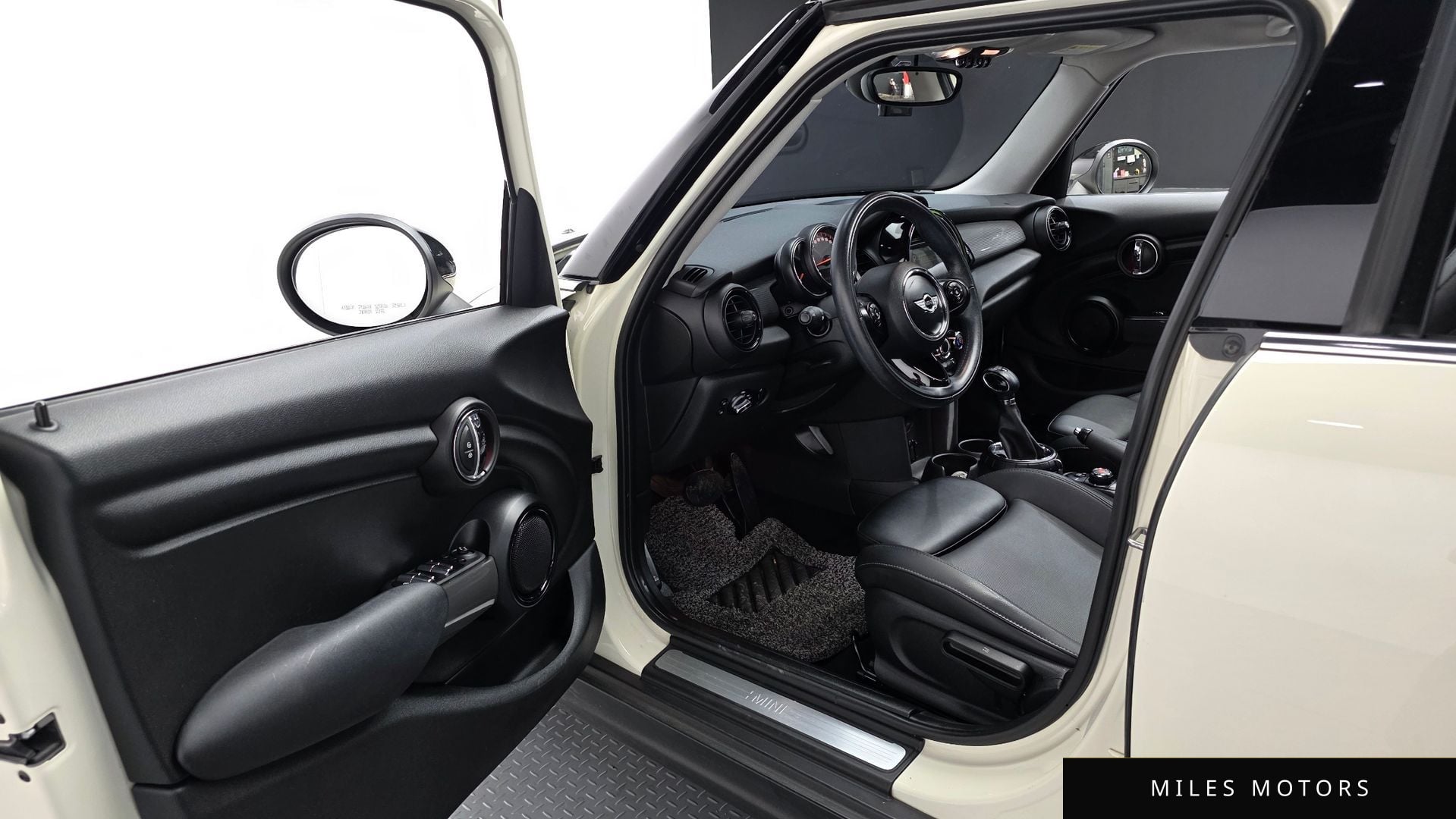 MINI Cooper D 2015 — миниатюра 10