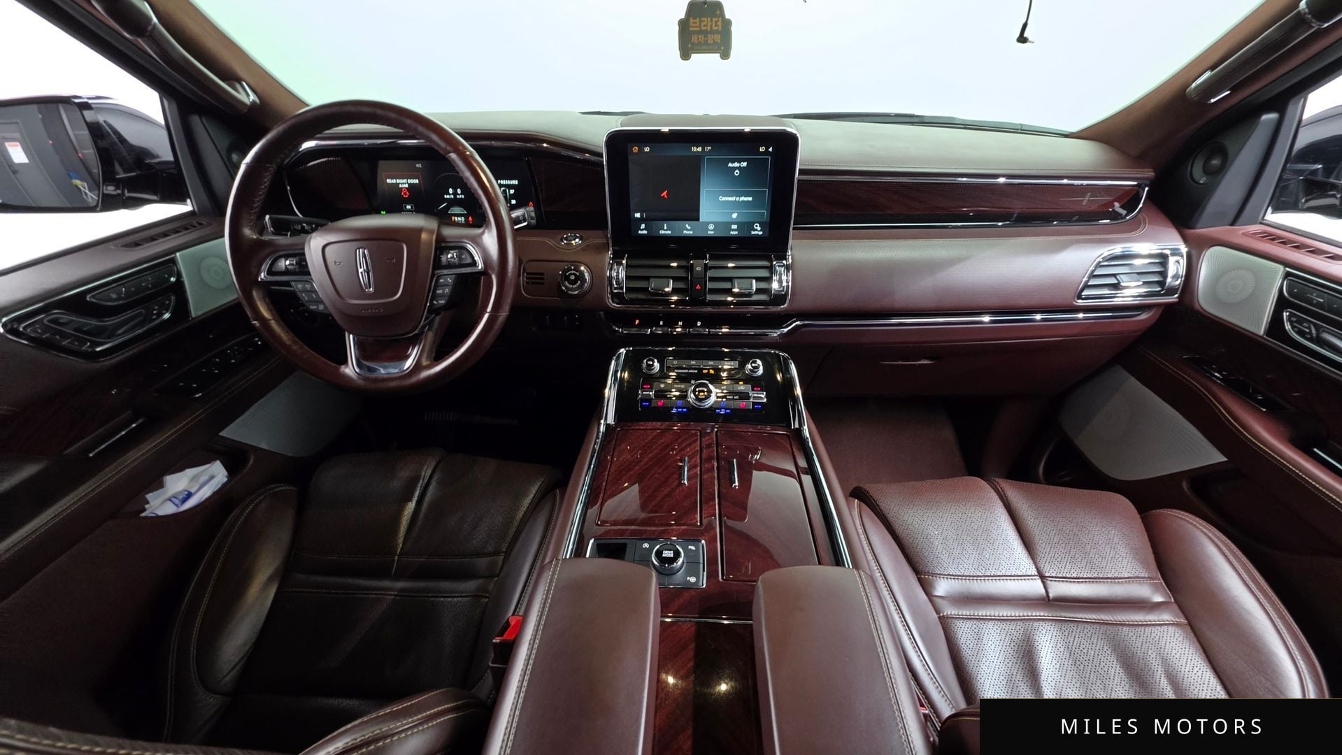 Lincoln Navigator 2020 — миниатюра 10