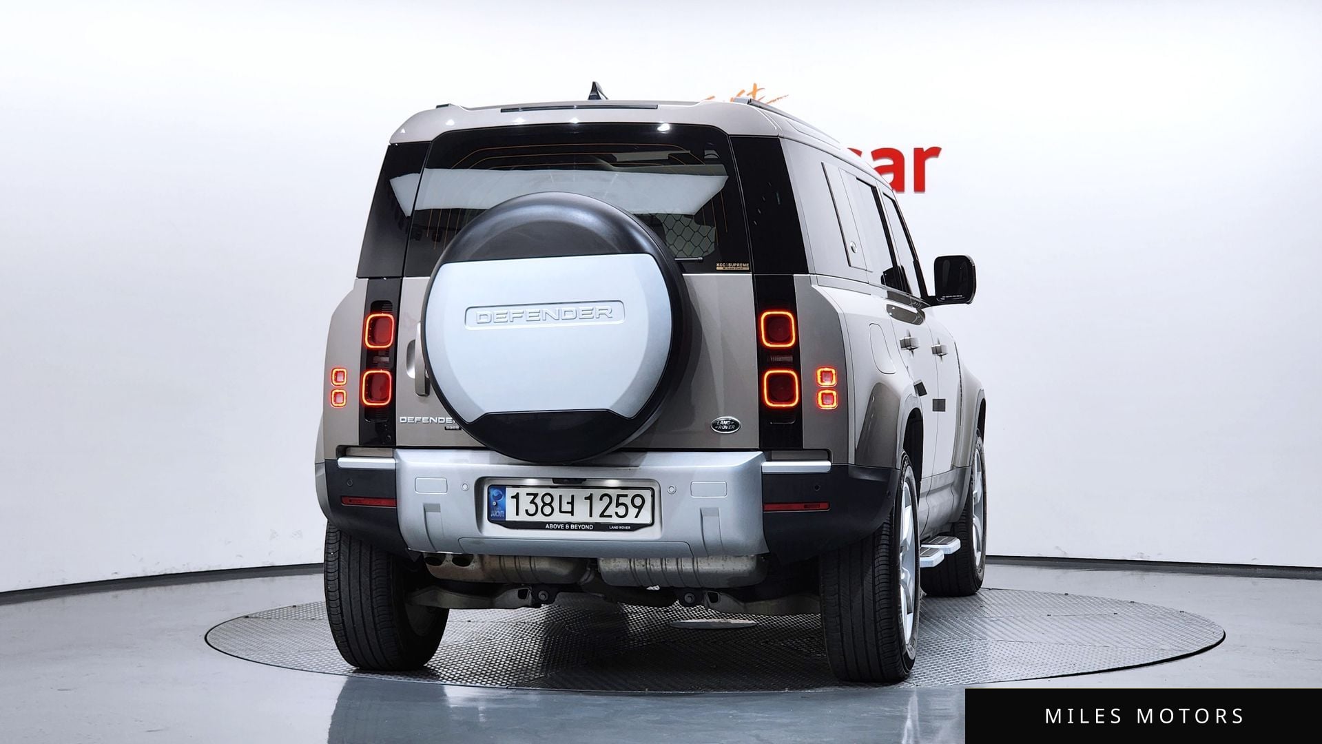 Land Rover Defender 2023 — миниатюра 4