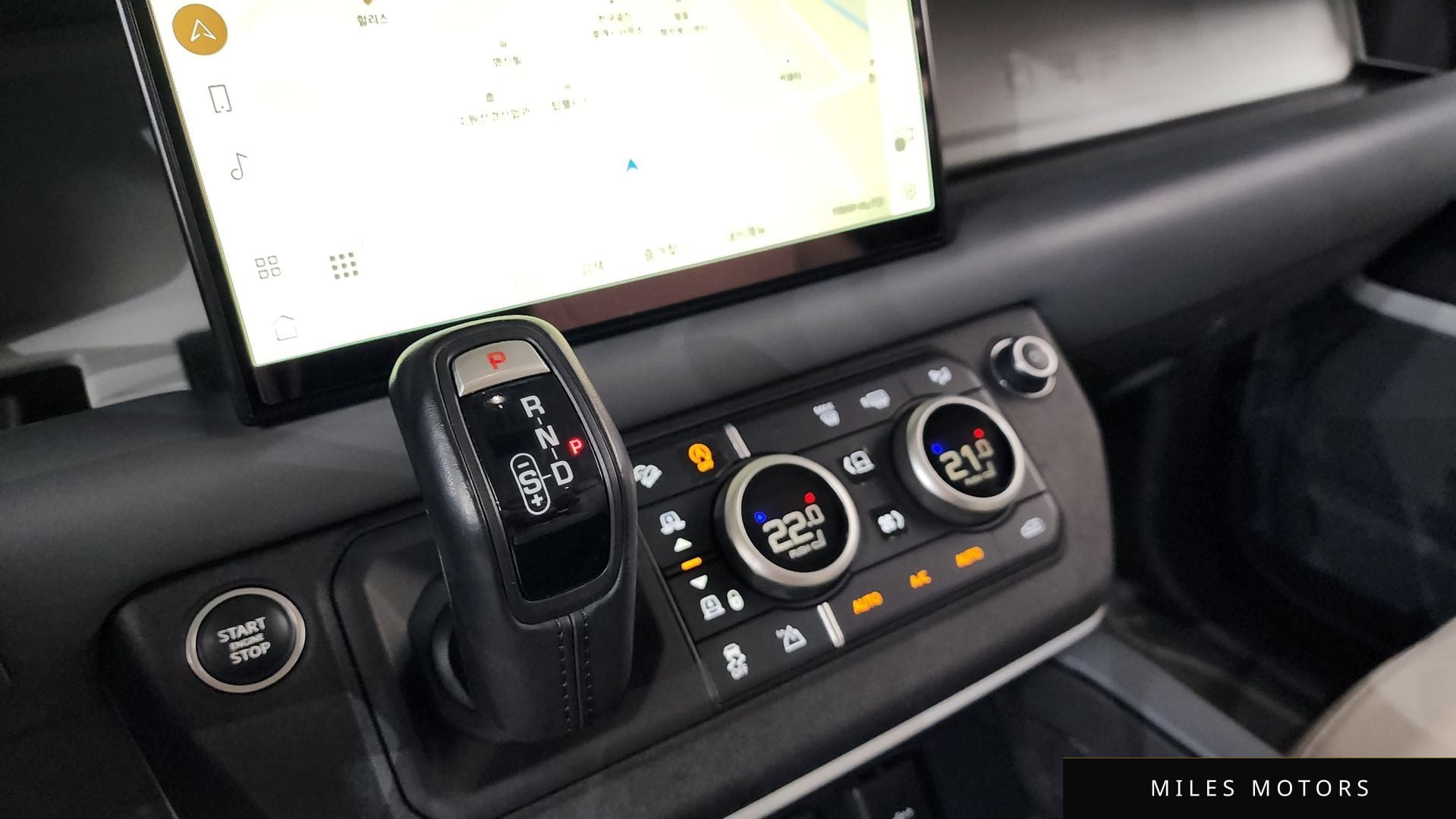 Land Rover Defender 2023 — миниатюра 12