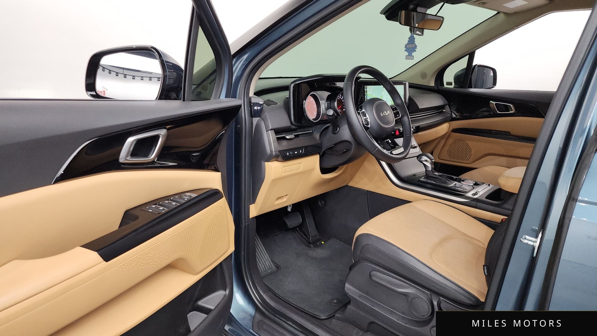 Kia Carnival 2023 — миниатюра 12
