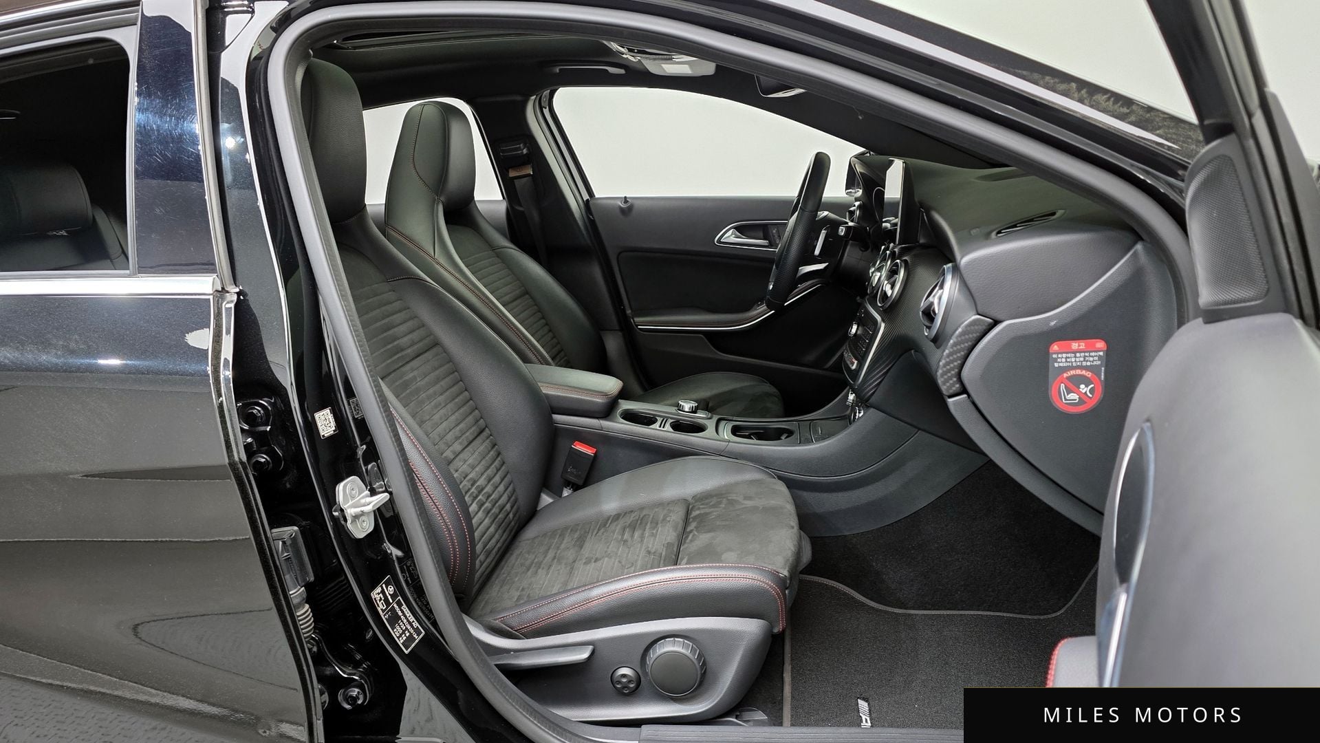 Mercedes-Benz A-Class W176 2018 — миниатюра 11