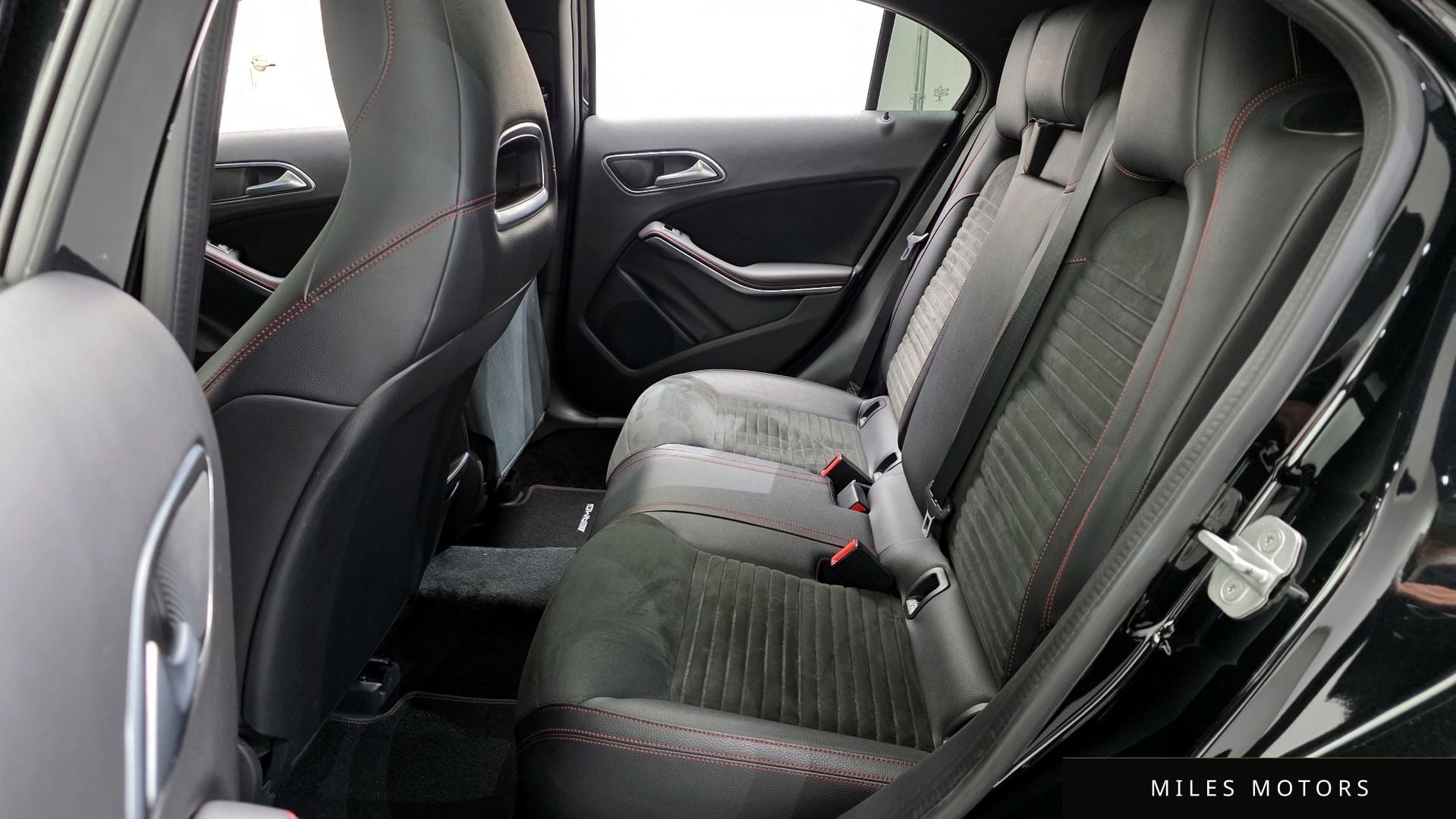 Mercedes-Benz A-Class W176 2018 — миниатюра 12