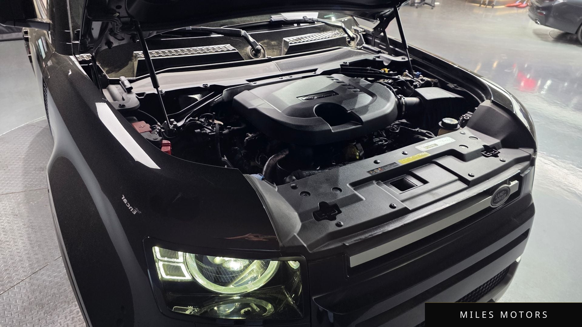 Land Rover Defender 2023 — миниатюра 6