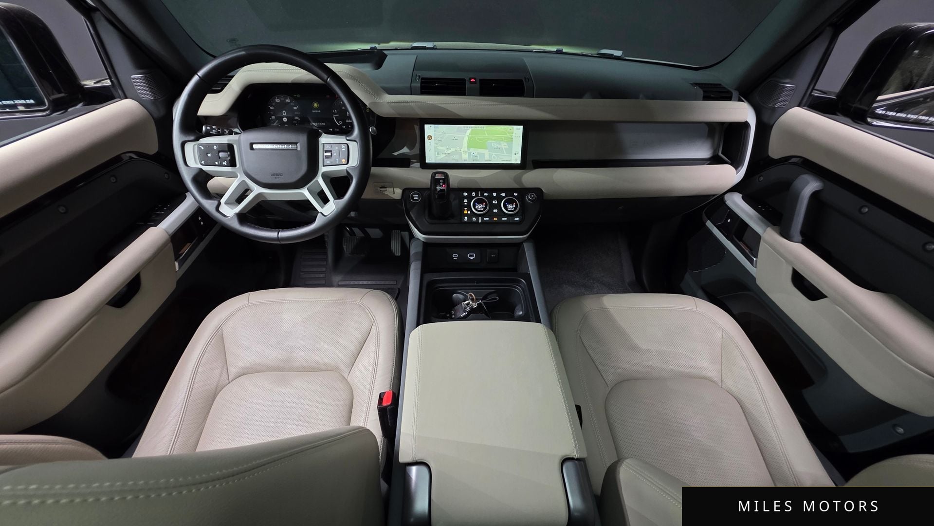 Land Rover Defender 2023 — миниатюра 10