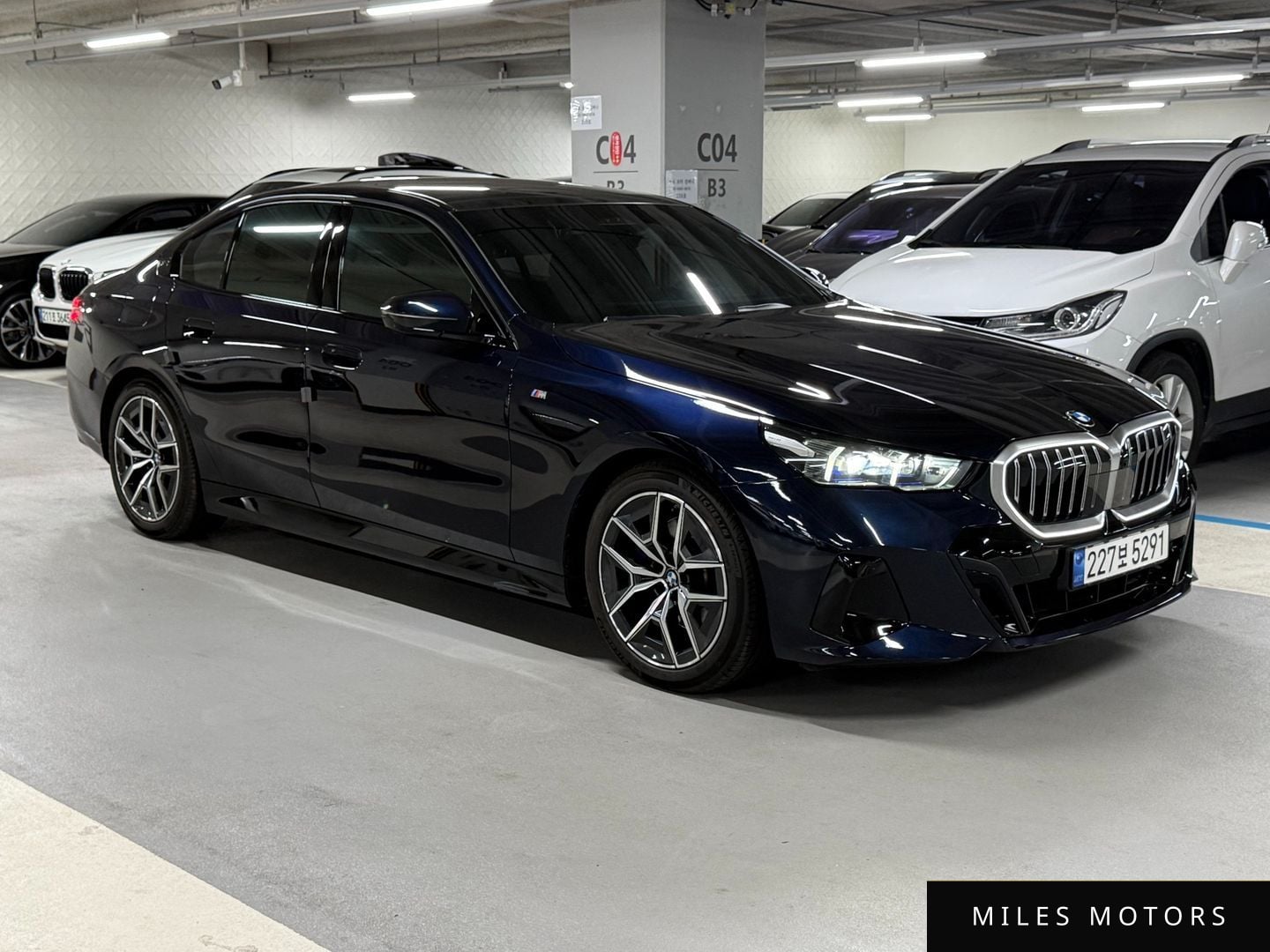 BMW 5 Series (G60) 2024 — миниатюра 5
