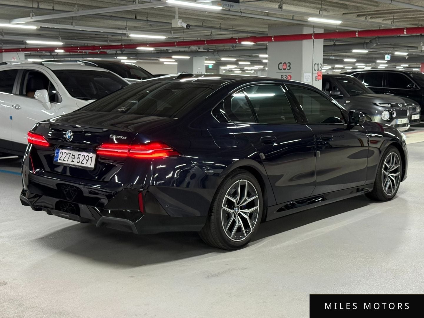 BMW 5 Series (G60) 2024 — миниатюра 6