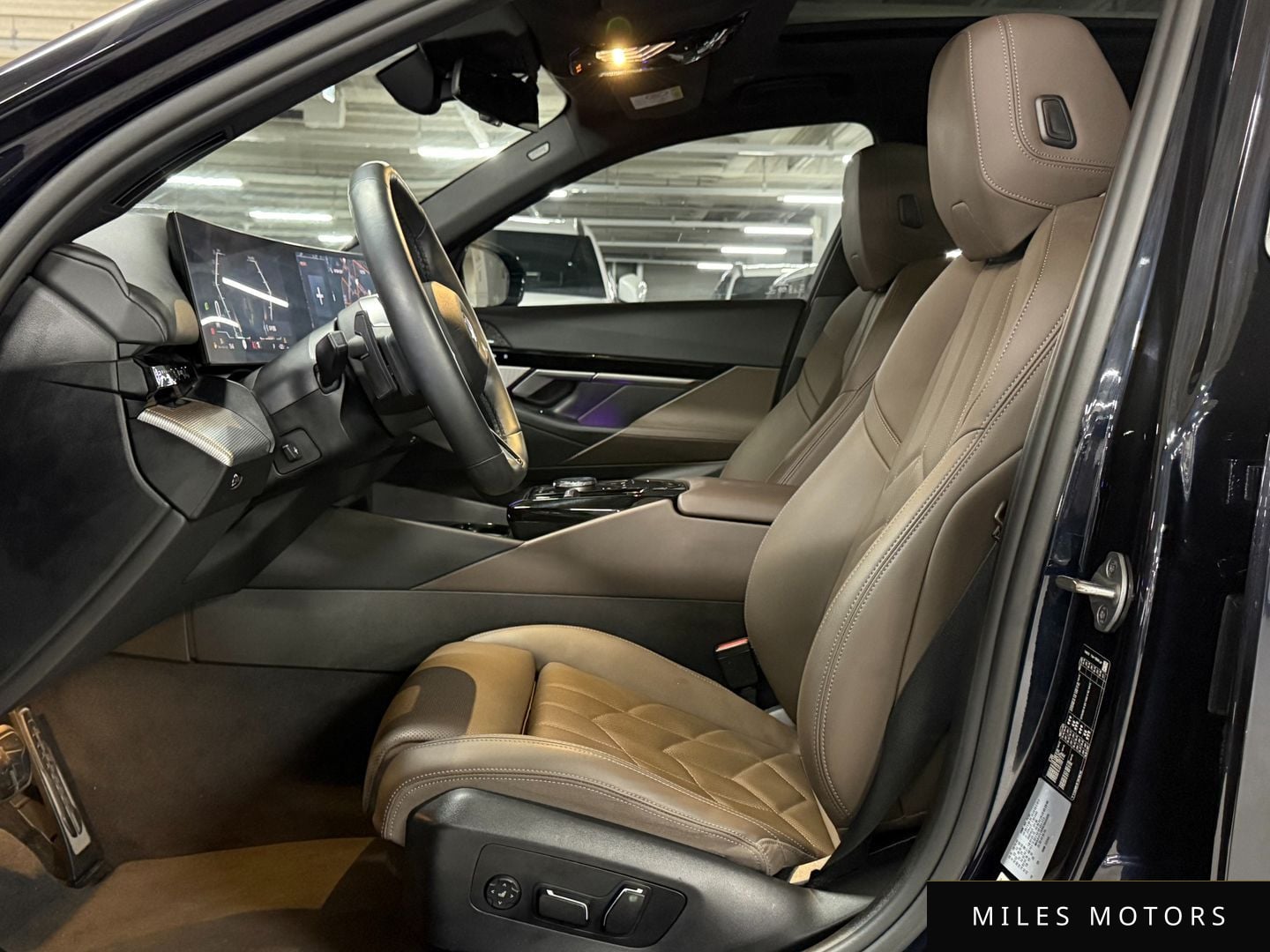 BMW 5 Series (G60) 2024 — миниатюра 9