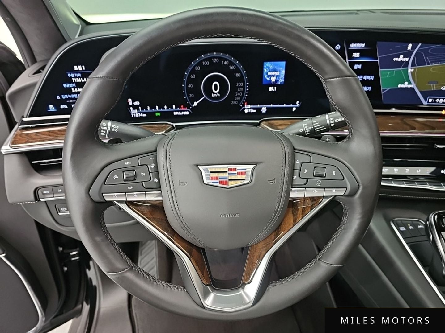 Cadillac Escalade 2022 — миниатюра 11
