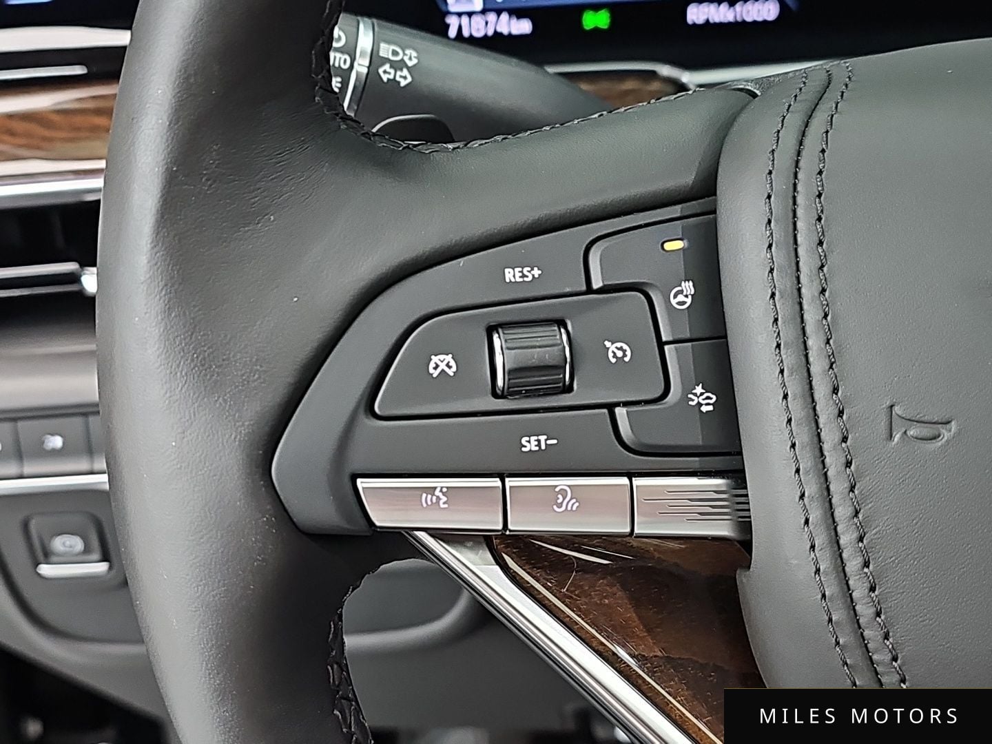 Cadillac Escalade 2022 — миниатюра 12