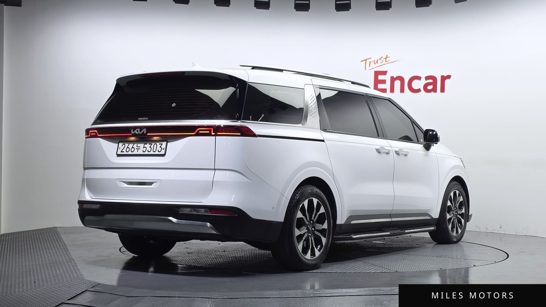 Kia Carnival 2022 — миниатюра 2