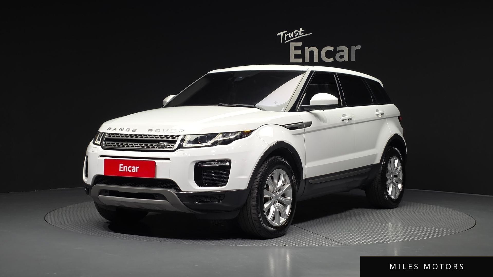 Land Rover Range Rover Evoque 2018 — фото 1 из 12