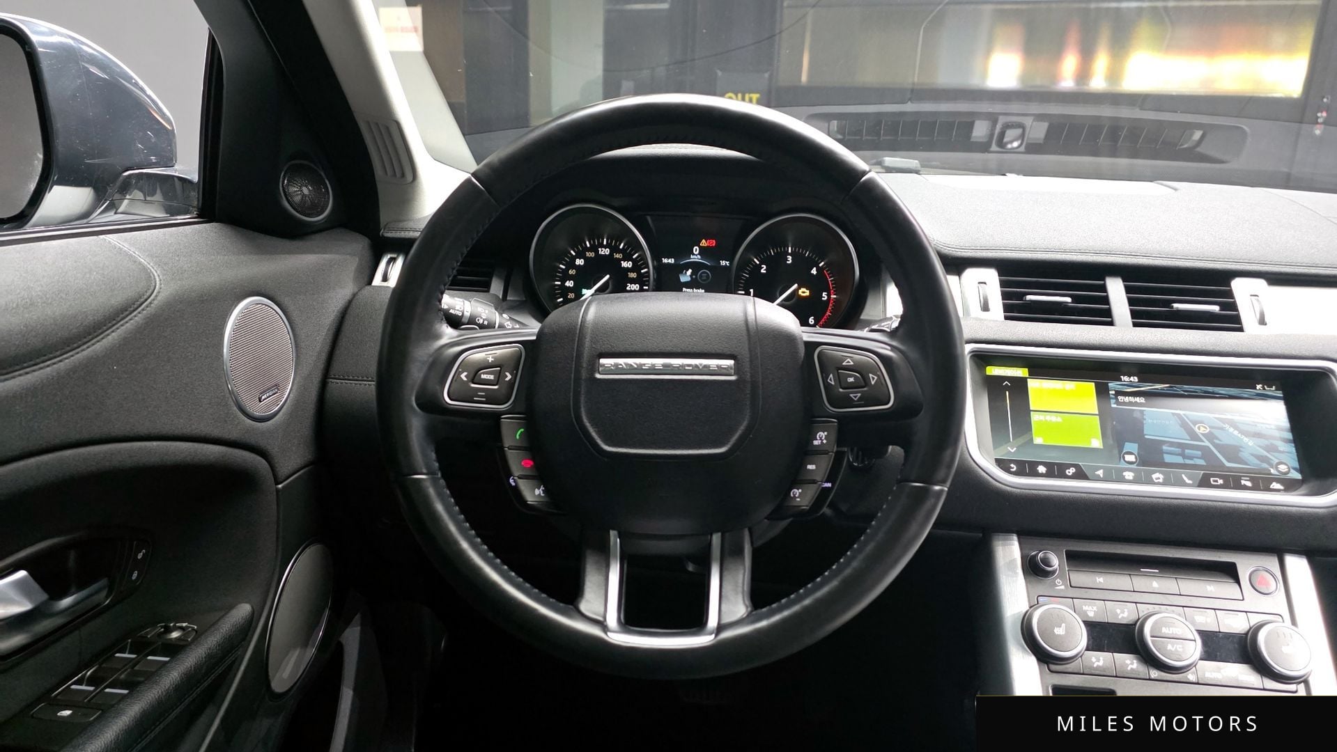 Land Rover Range Rover Evoque 2018 — миниатюра 12