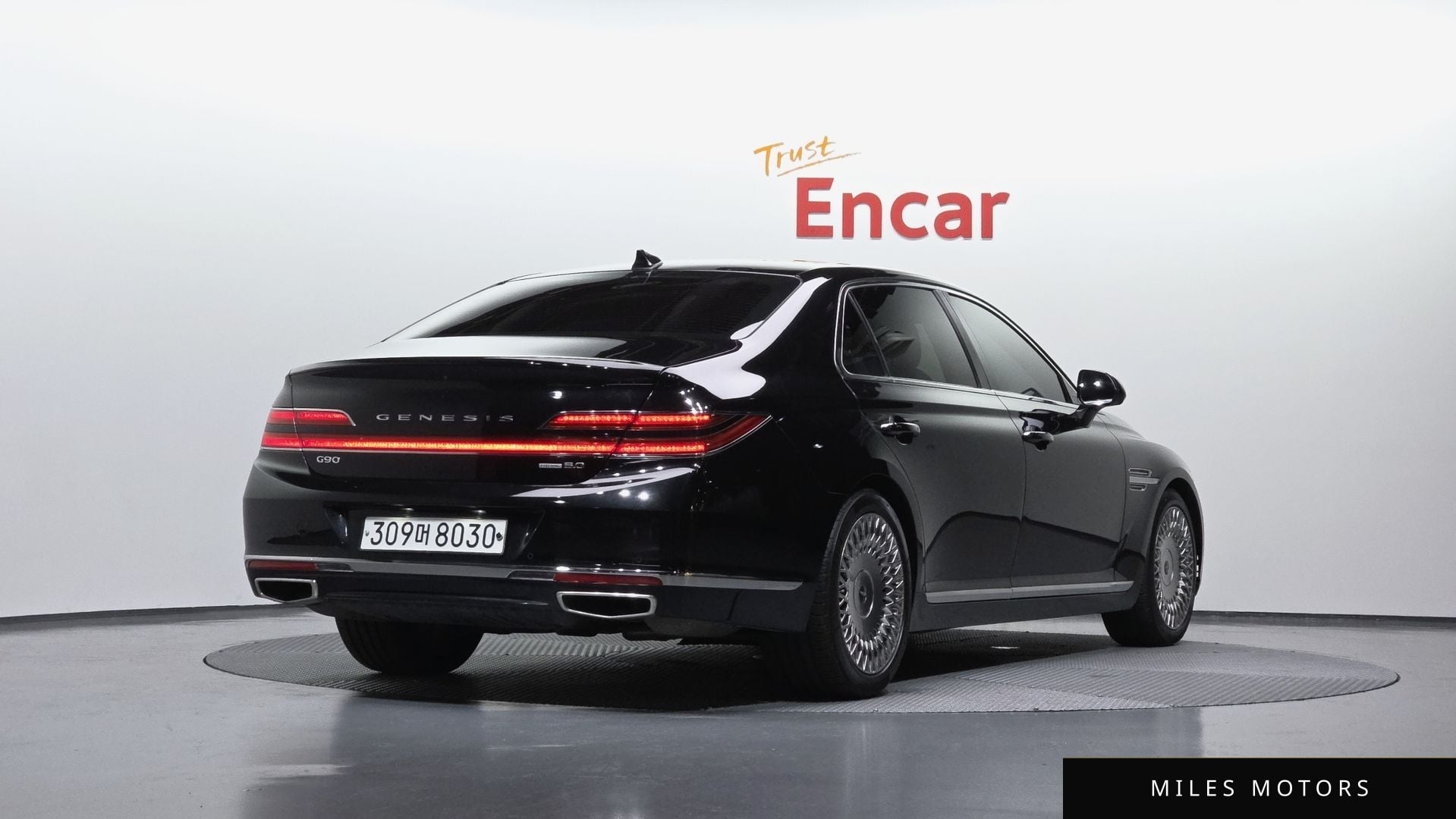 Genesis G90 2019 — фото 1 из 12
