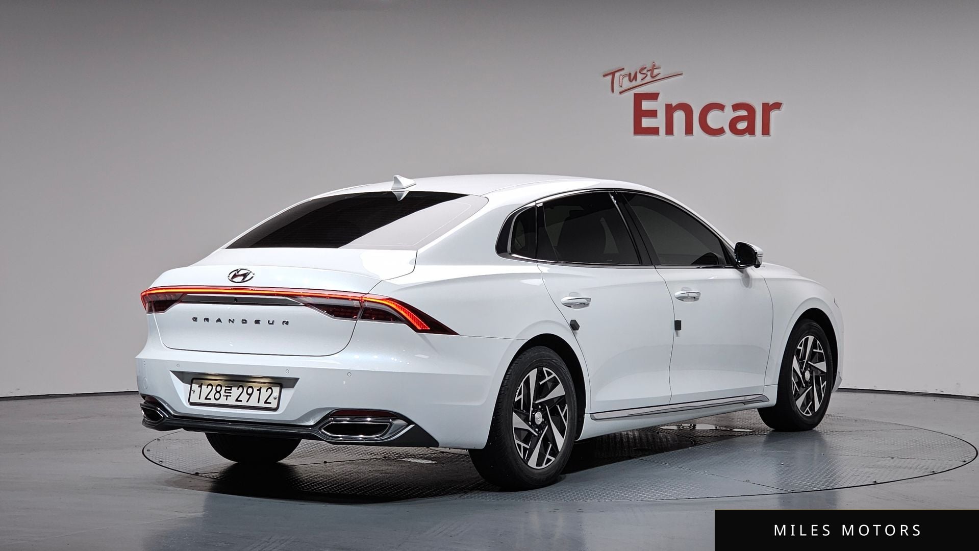 Hyundai Grandeur 2020 — фото 1 из 12