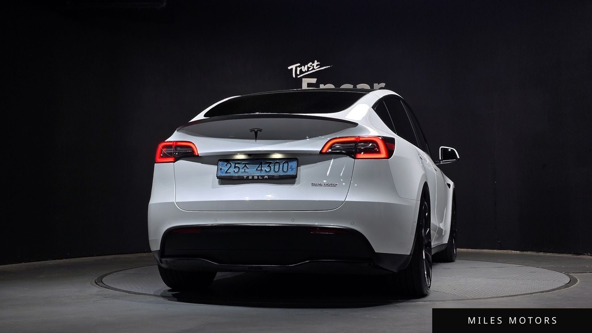 Tesla Model Y 2021 — миниатюра 4