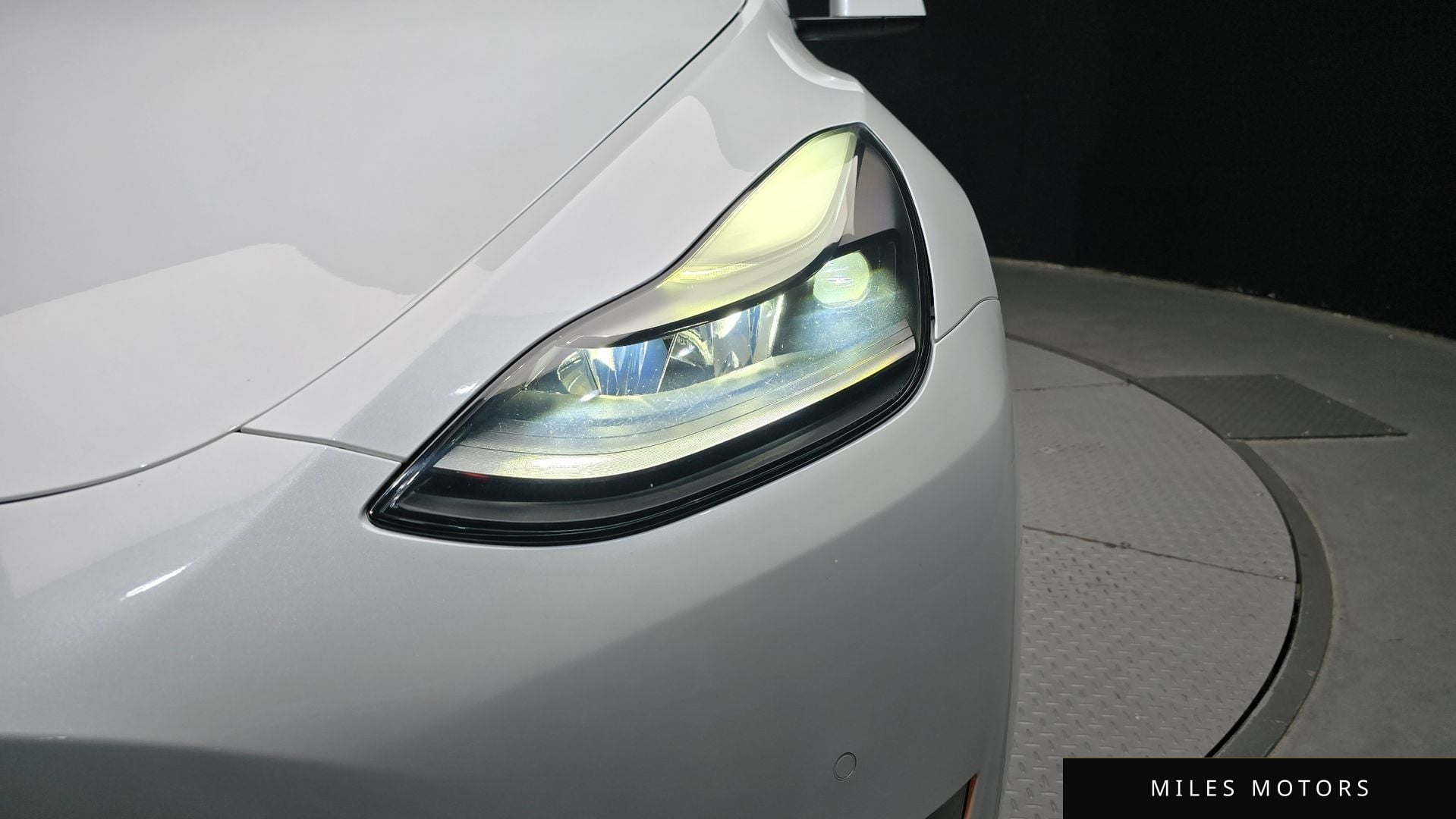 Tesla Model Y 2021 — миниатюра 8