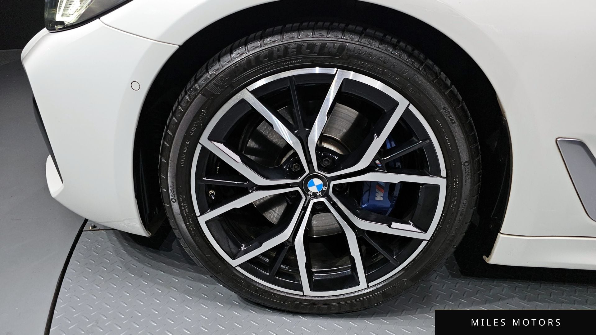 BMW 5 Series (G30) 2021 — миниатюра 5