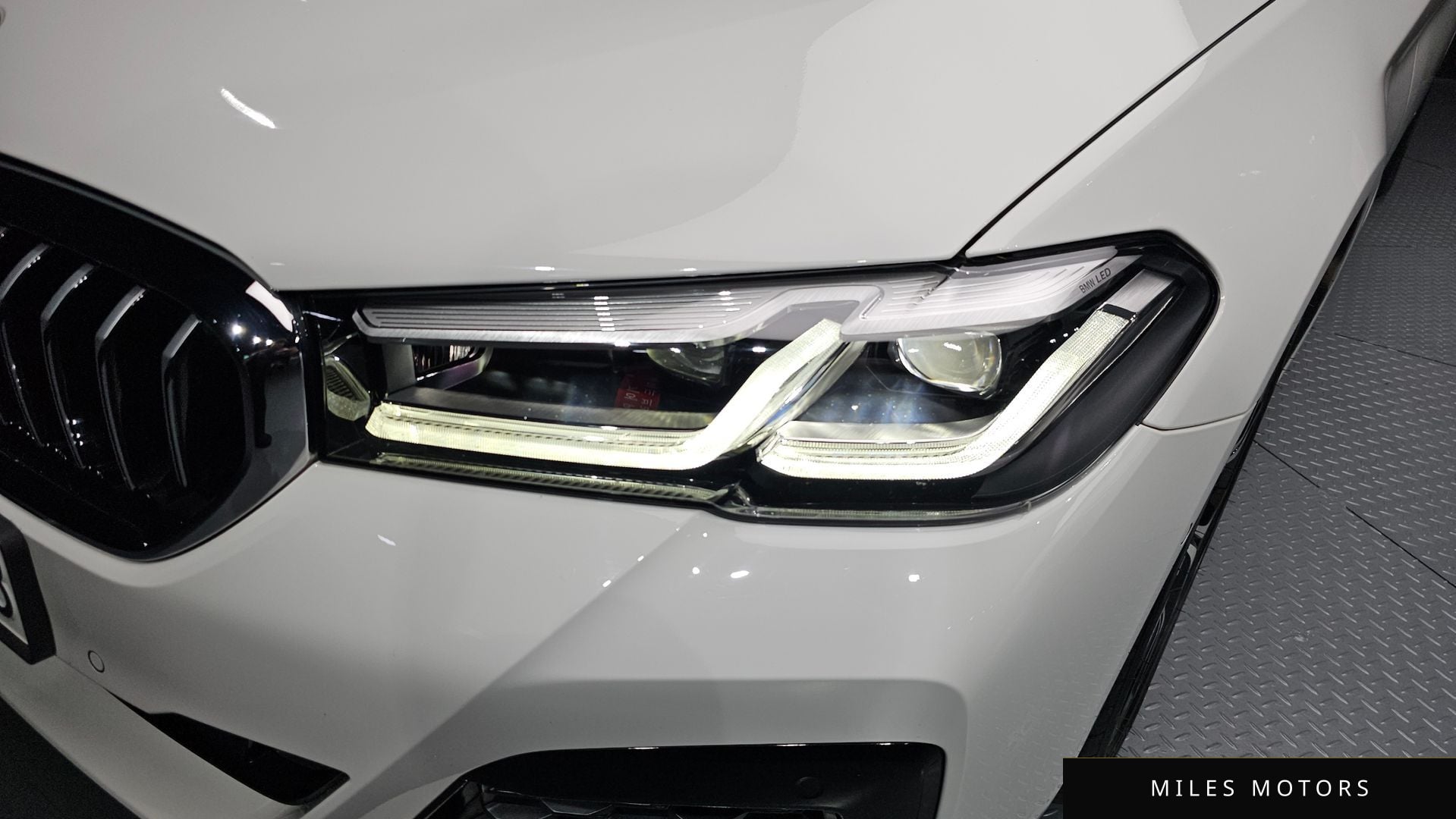 BMW 5 Series (G30) 2021 — миниатюра 8