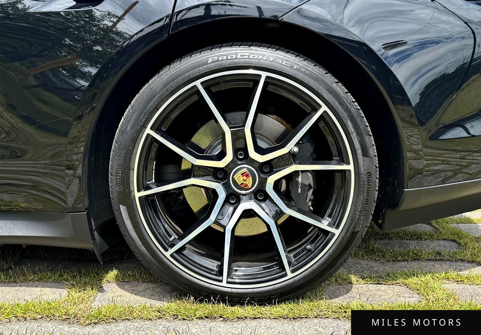 Porsche Taycan 2023 — миниатюра 6