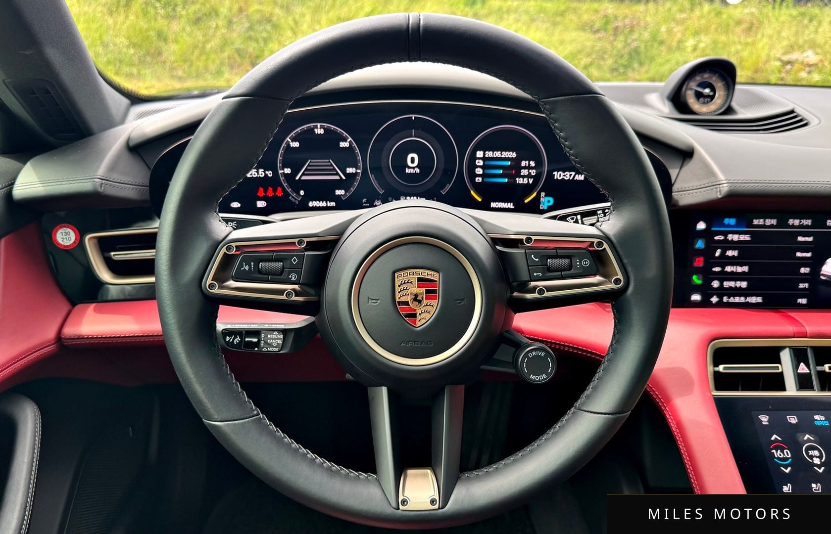 Porsche Taycan 2023 — миниатюра 7