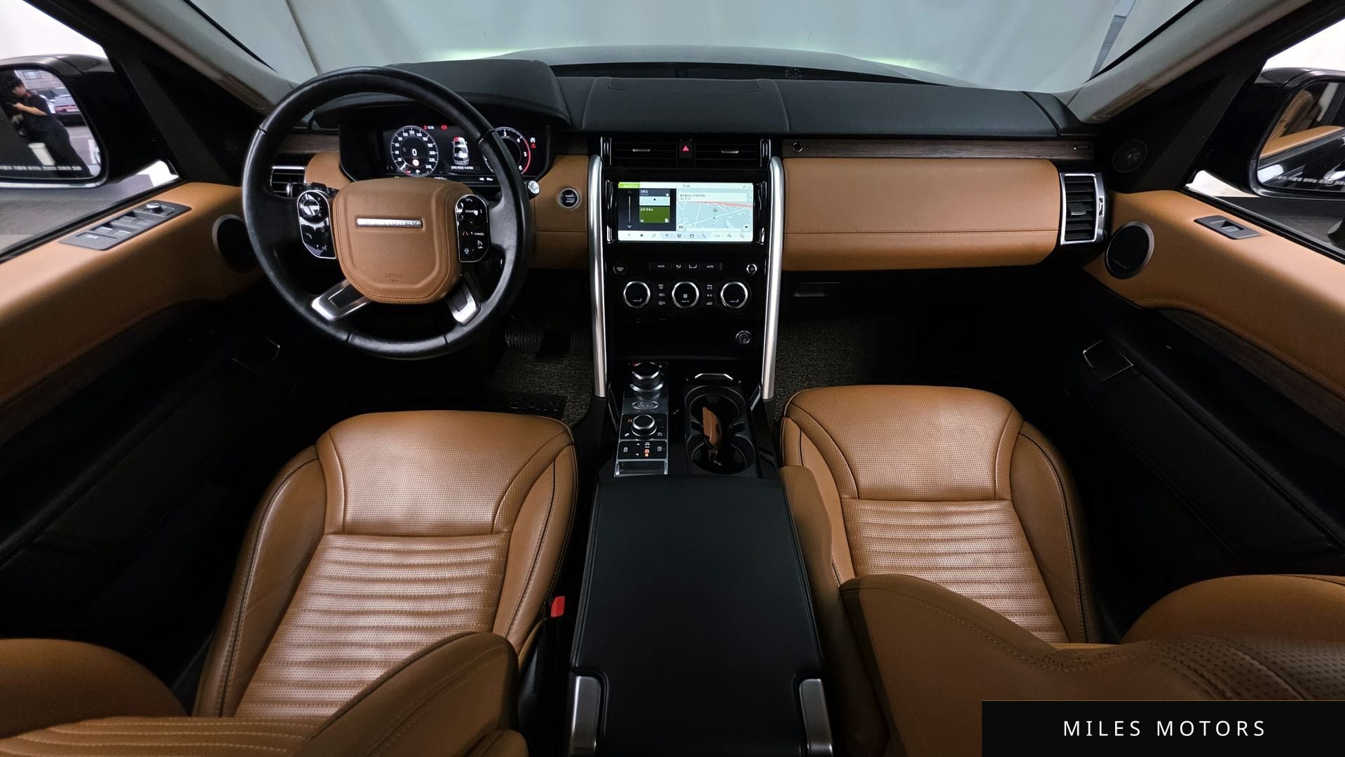 Land Rover Discovery 2019 — миниатюра 10