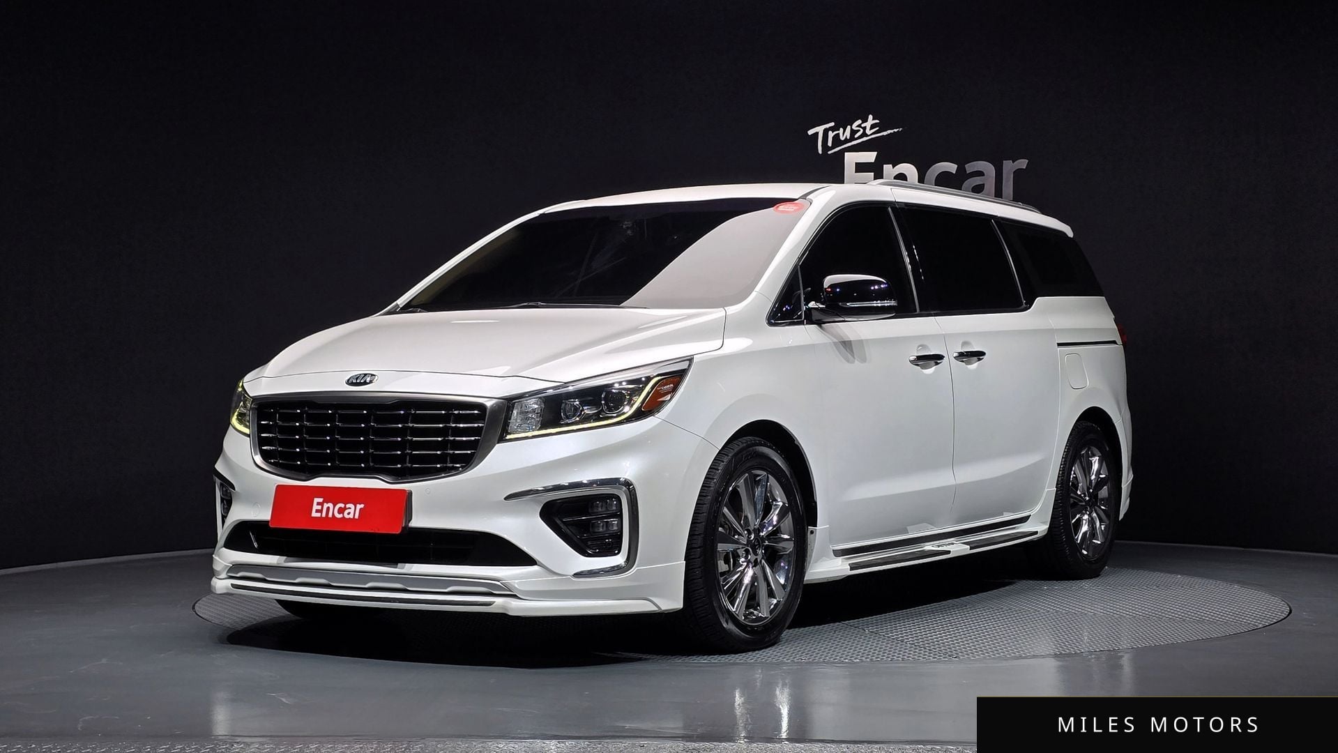 Kia Canival 2019 — фото 1 из 12