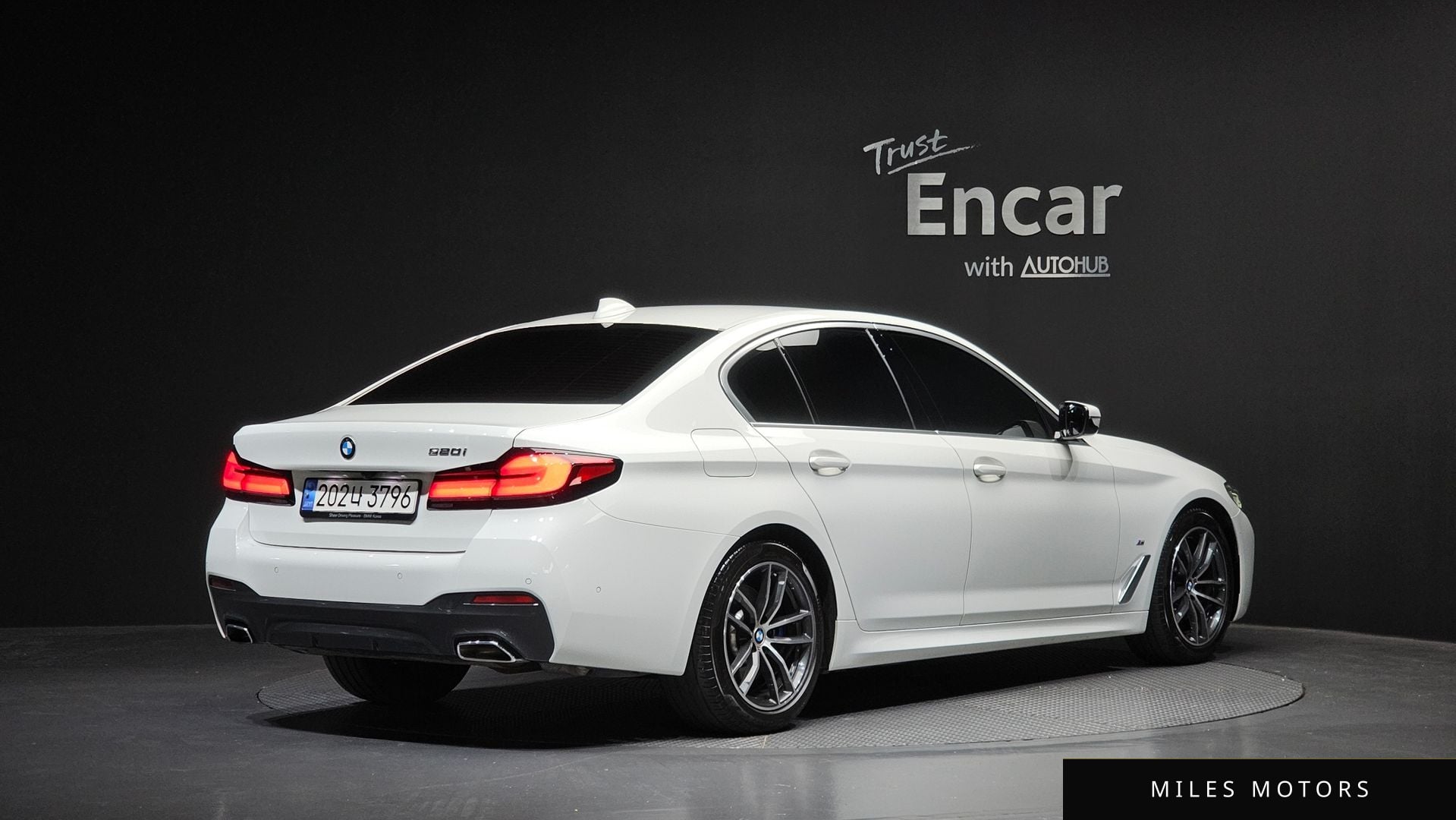 BMW 5 Series (G30) 2023 — миниатюра 2