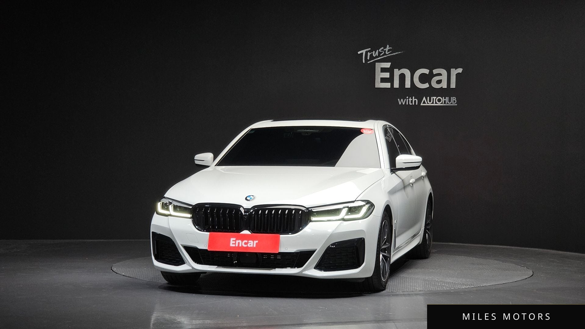BMW 5 Series (G30) 2023 — миниатюра 3