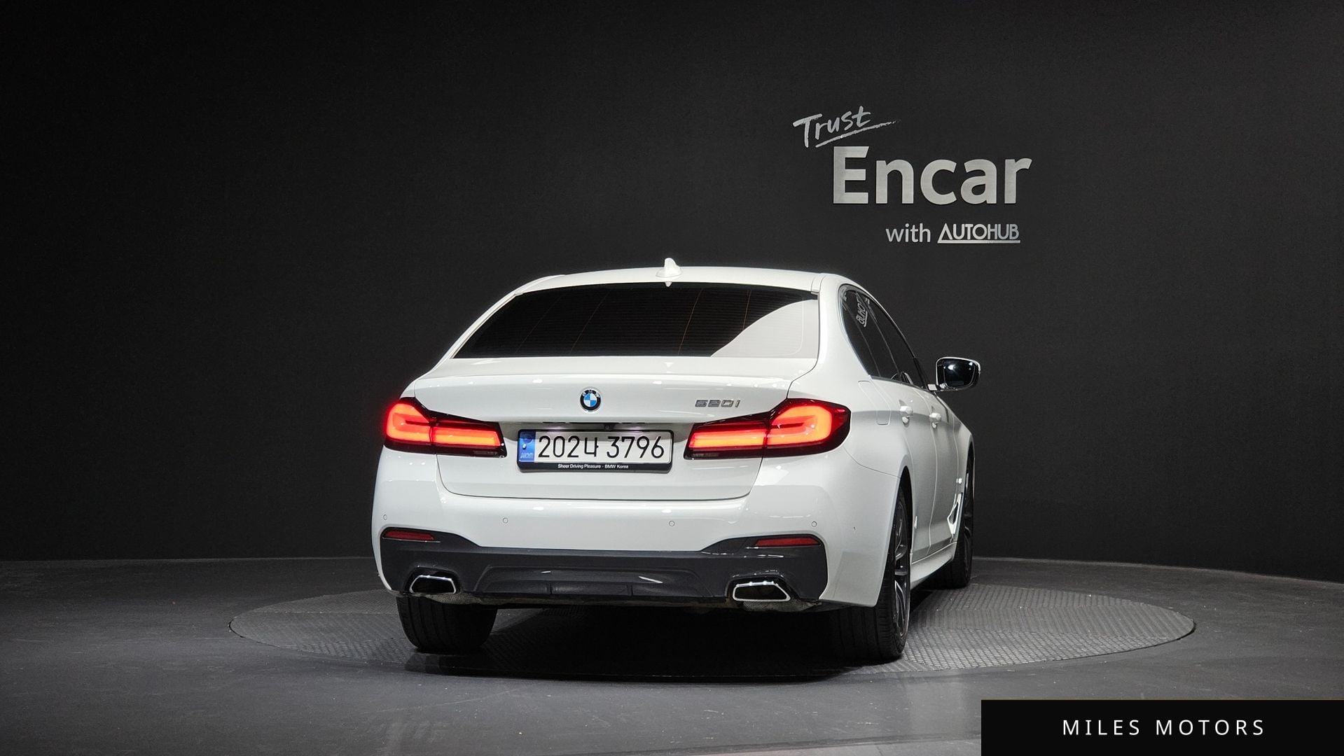 BMW 5 Series (G30) 2023 — миниатюра 4