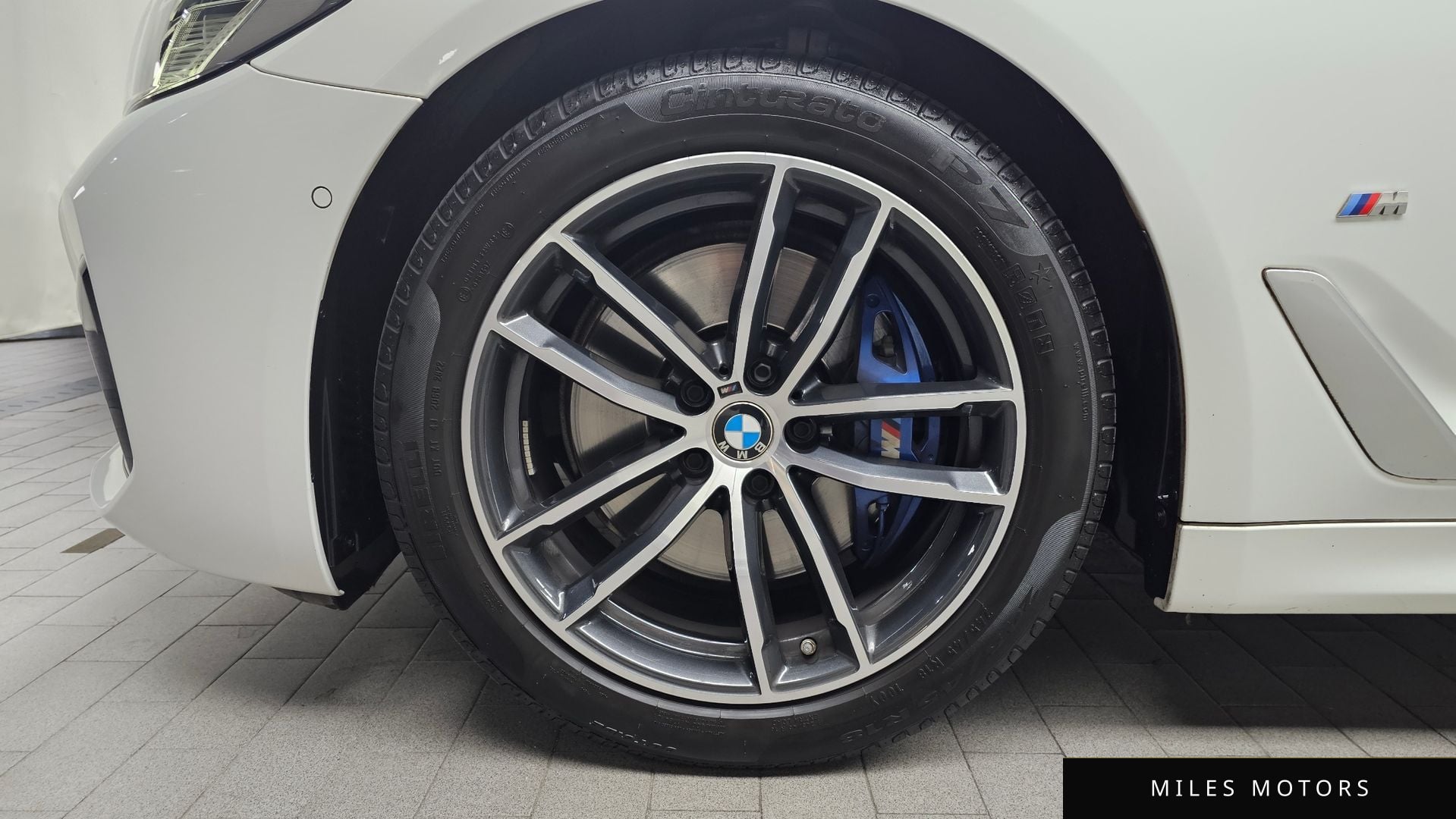 BMW 5 Series (G30) 2023 — миниатюра 5