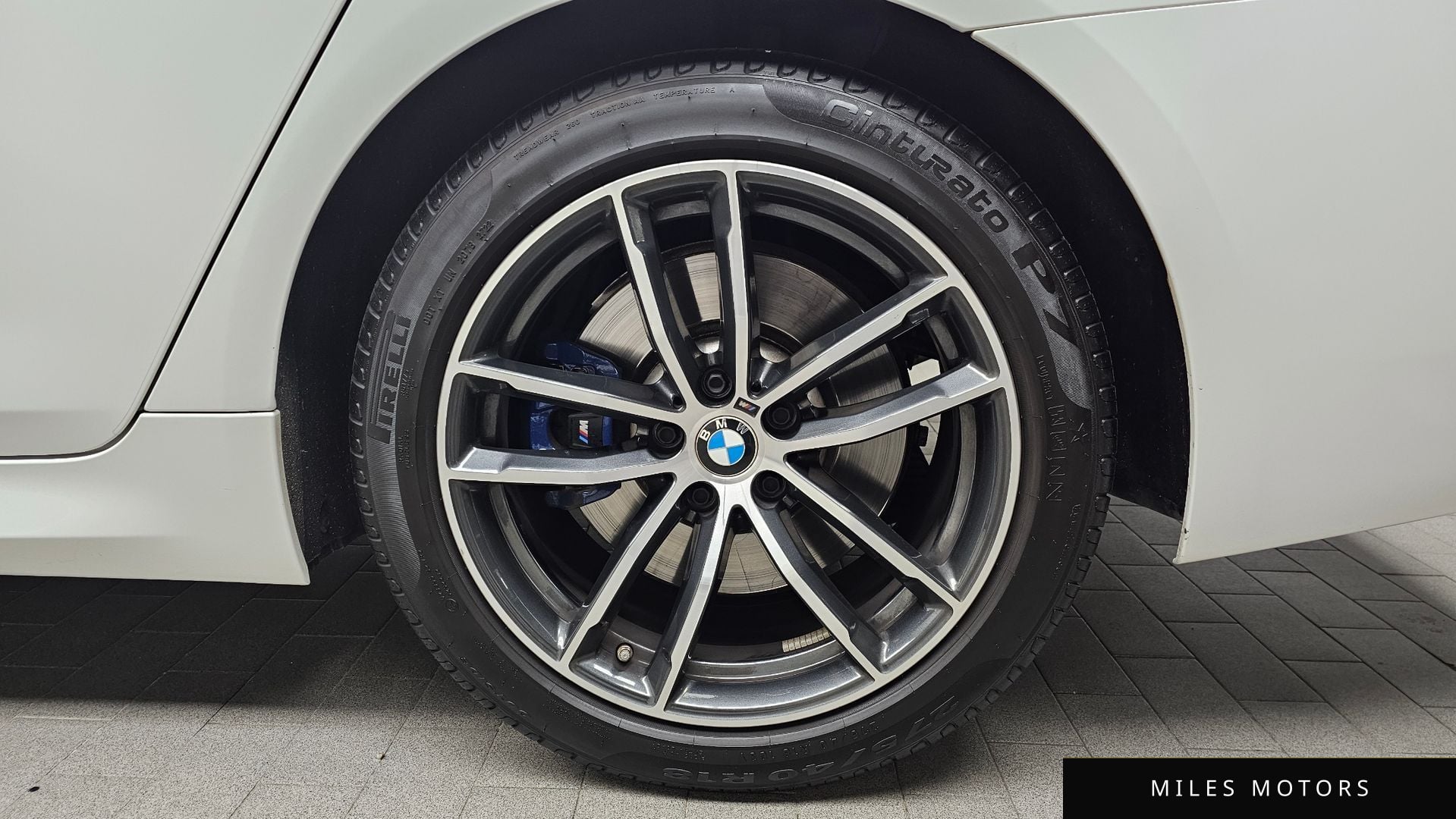 BMW 5 Series (G30) 2023 — миниатюра 7