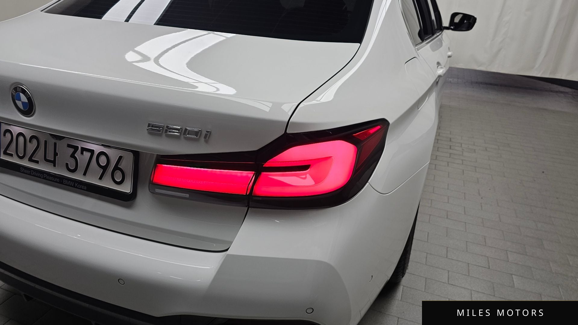 BMW 5 Series (G30) 2023 — миниатюра 9
