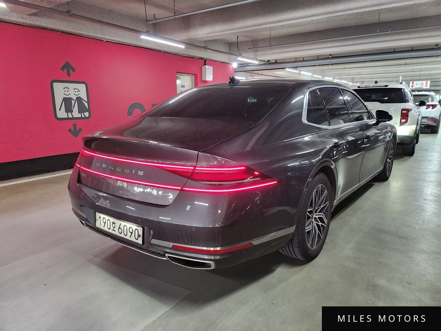 Genesis G90 (RS4) 2022 — миниатюра 2