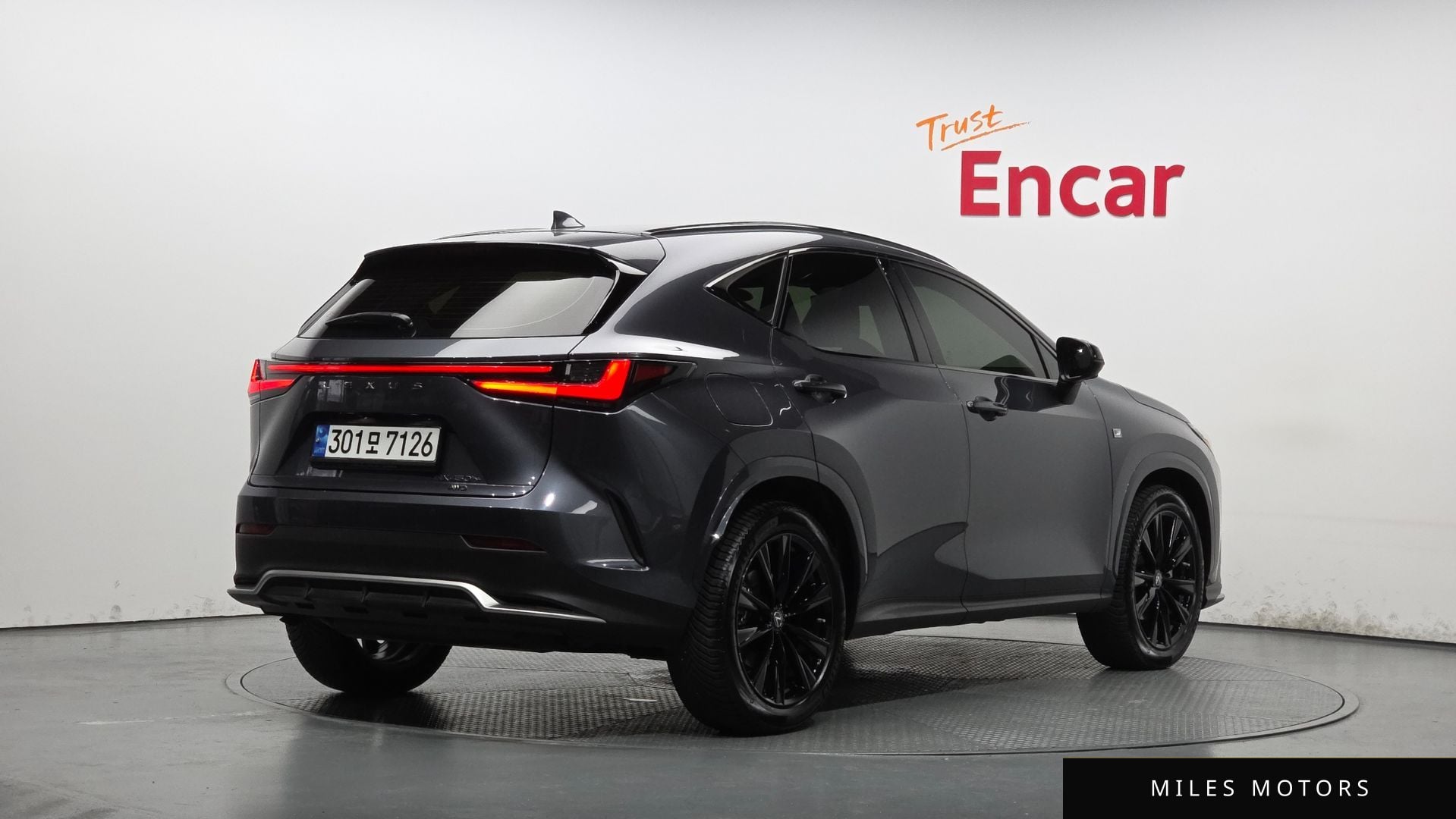 Лексус NX450h+ 2022 — миниатюра 2