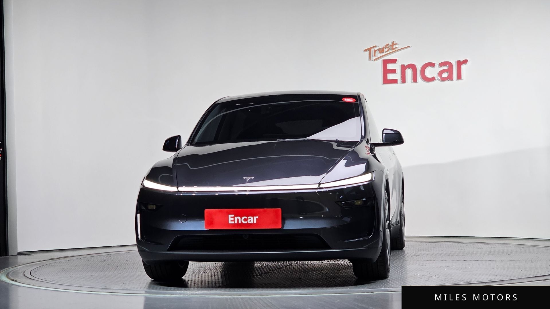 Tesla Model Y 2025 — миниатюра 3