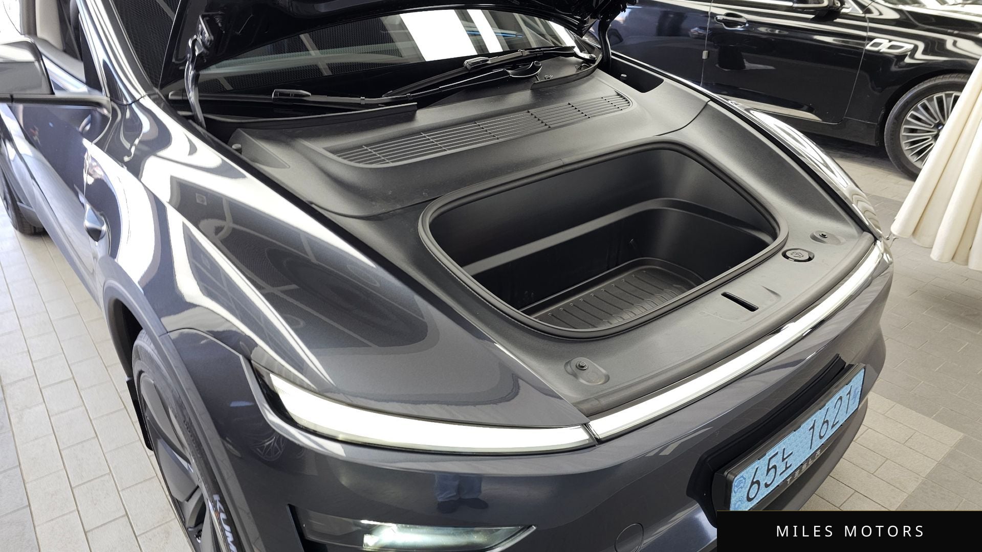 Tesla Model Y 2025 — миниатюра 6