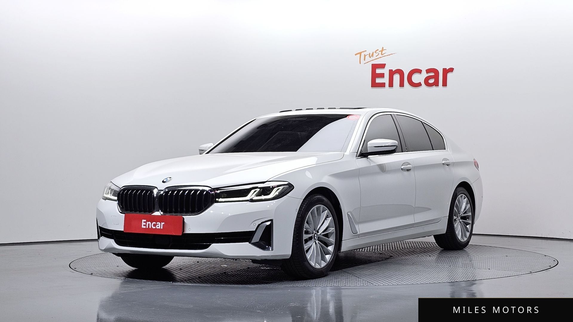 BMW 5 Series (G30) 2021 — фото 1 из 12