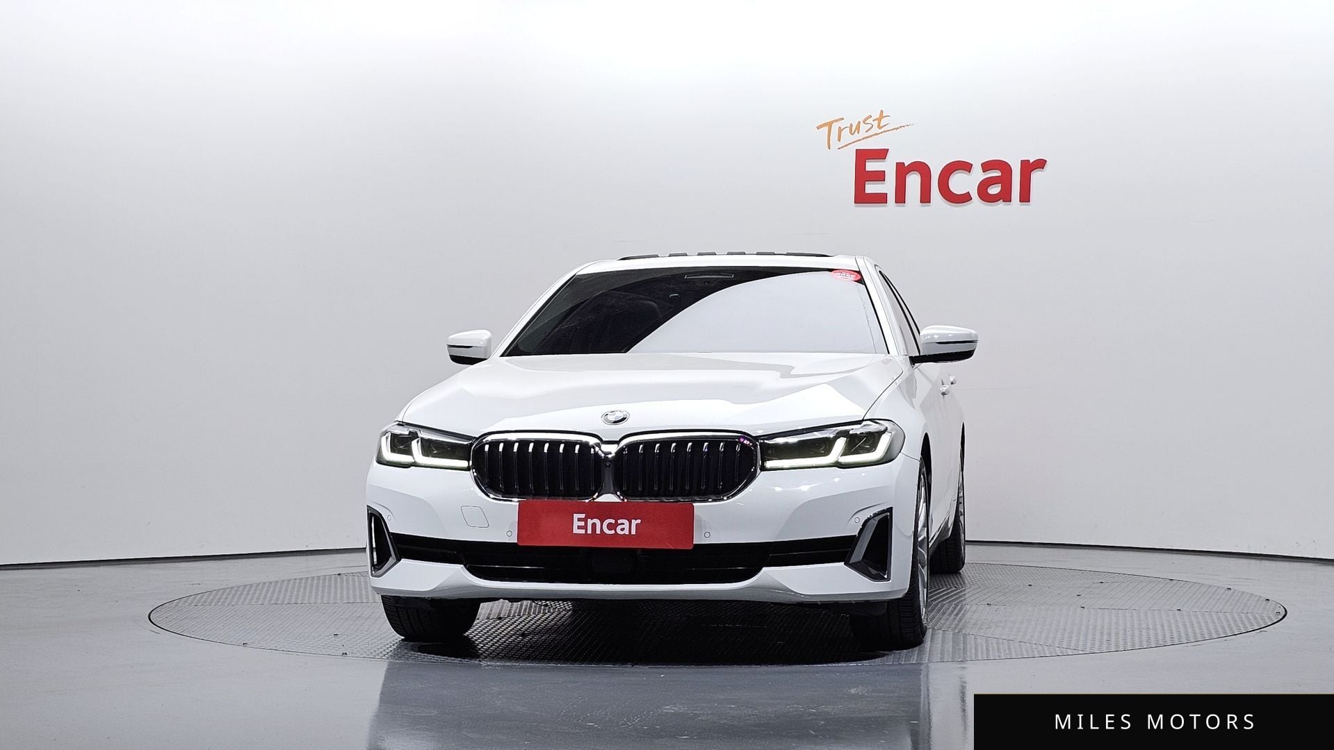 BMW 5 Series (G30) 2021 — миниатюра 3