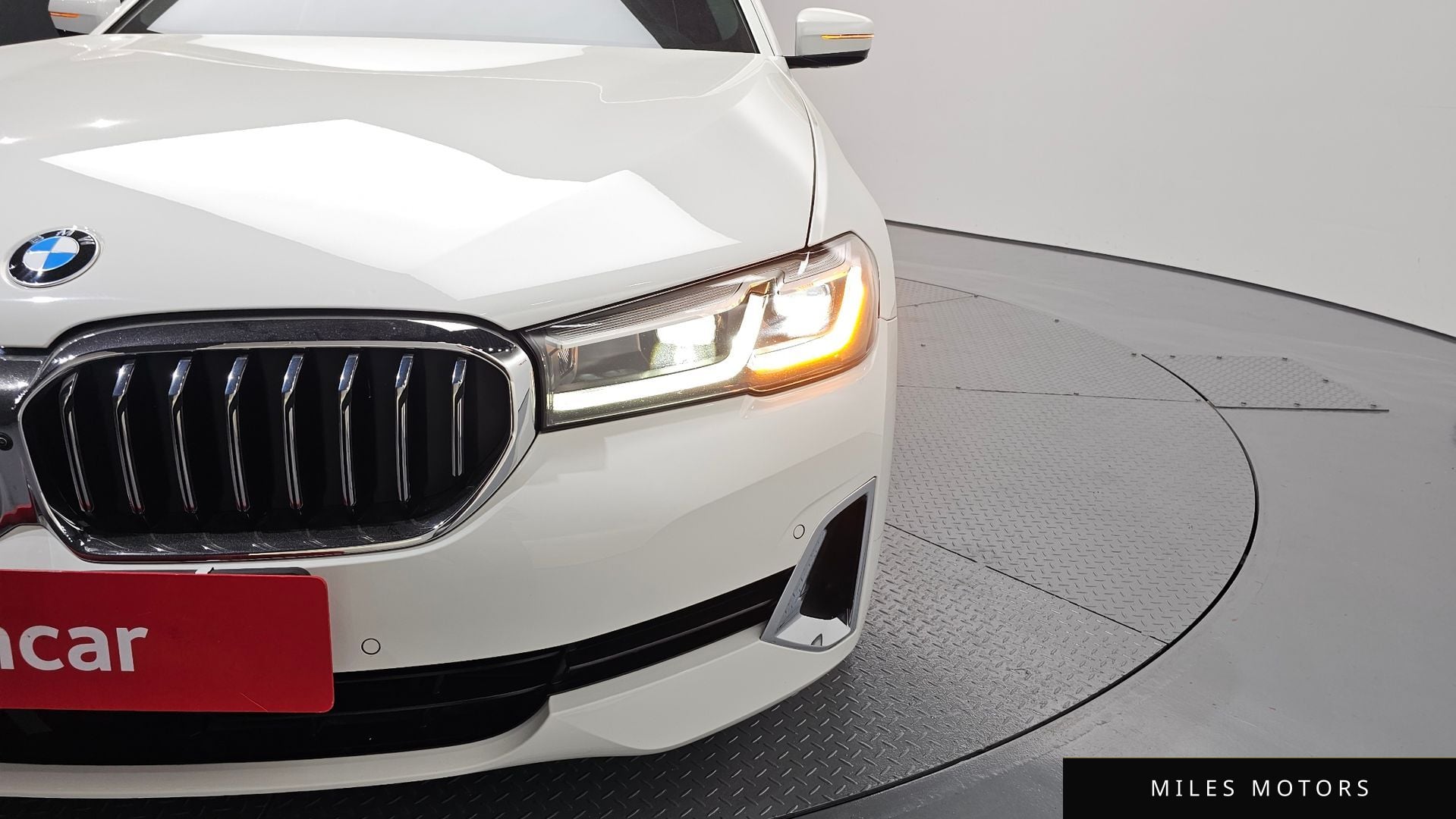 BMW 5 Series (G30) 2021 — миниатюра 8