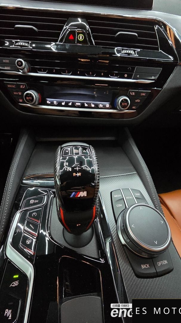 BMW M5 (F90) 2020 — миниатюра 10