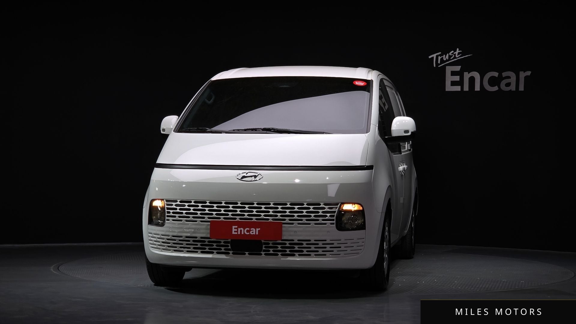 Hyundai Staria 2024 — миниатюра 3